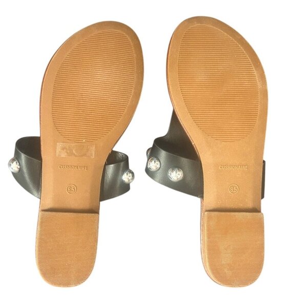 CUSHIONAIRE Women's Cindy Thong Silver Stud Sandal Comfort Foam size 8.5 - Picture 8 of 8